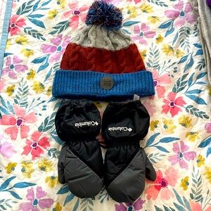 Deux par Deux hat and Columbia mittens.